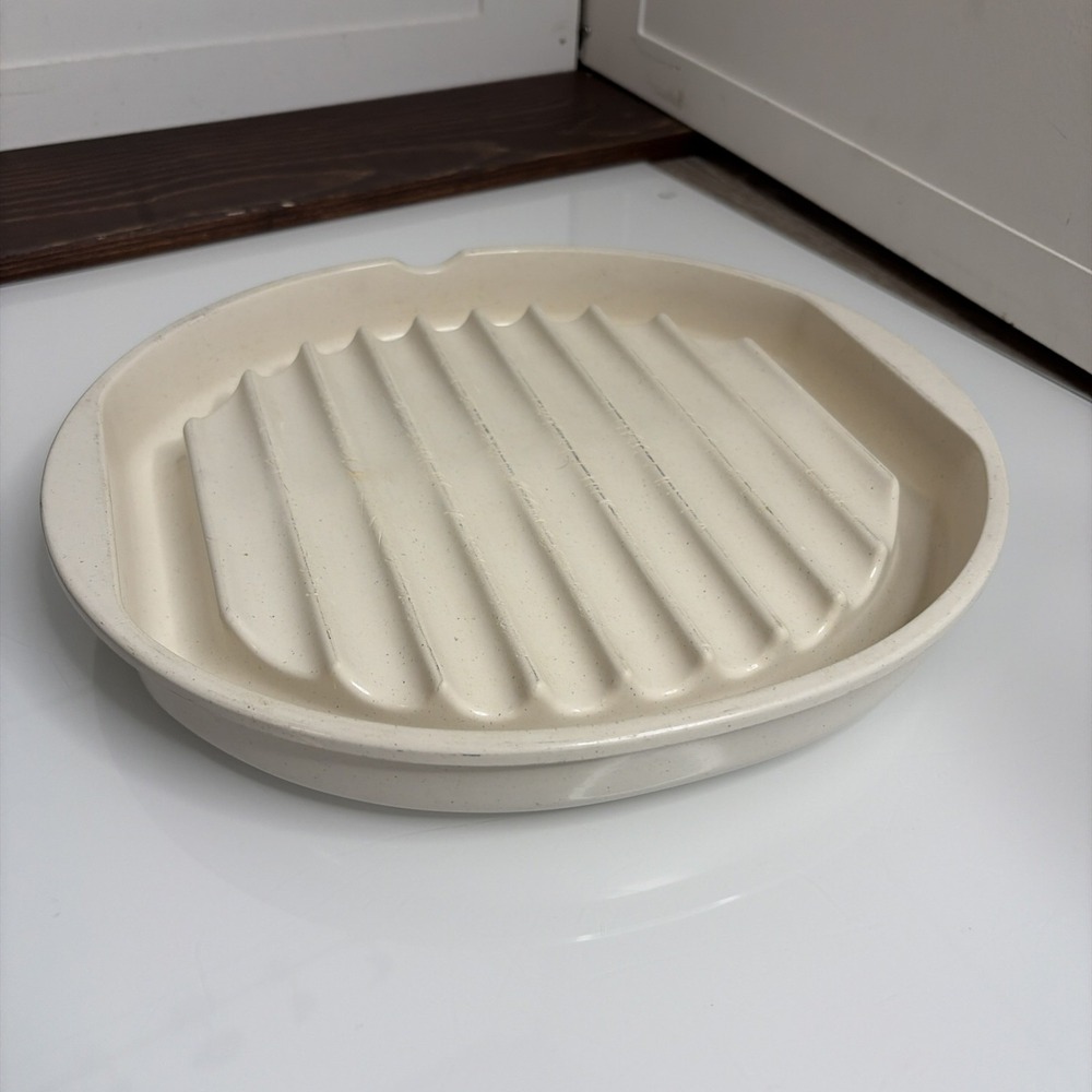 Rubbermaid 5518 Vintage Microwave Cookware Bacon Rack Tray 10 7/8 x 11 7/8